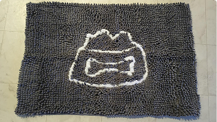 https://d31j9hgdva1w9a.cloudfront.net/muddymatcom/main-page/reviews/printed-pet-bowl-comment-3.webp