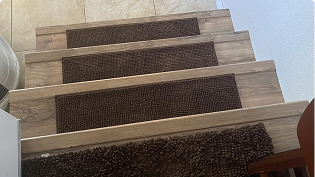 https://d31j9hgdva1w9a.cloudfront.net/muddymatcom/main-page/reviews/stair-treads-comment-2.webp