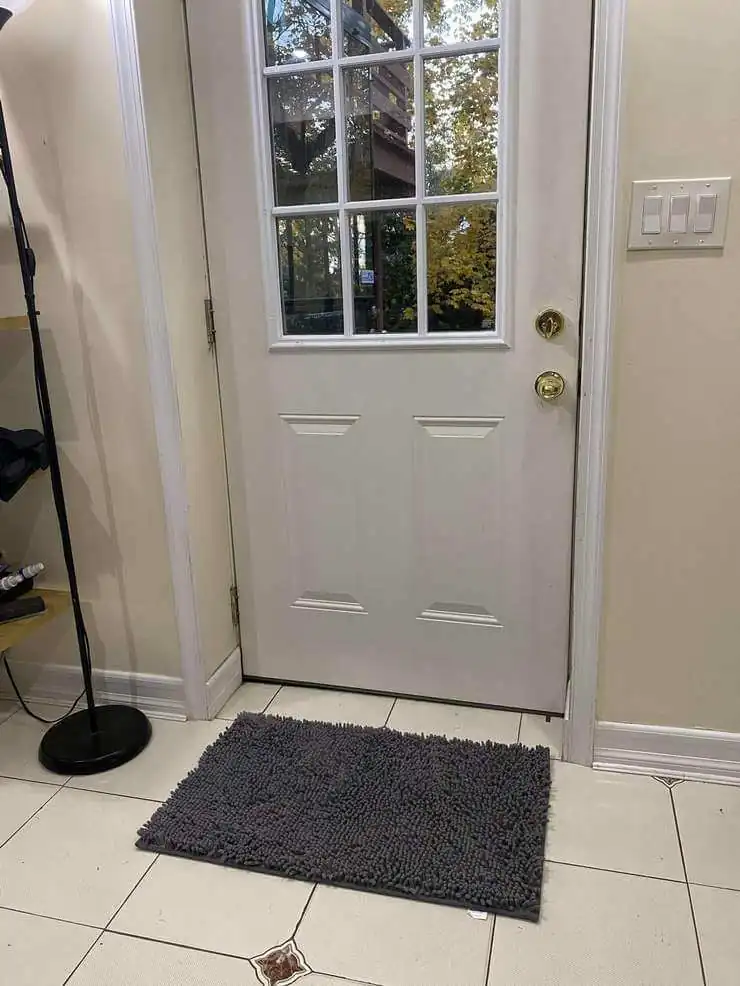 All you do is step on it and your shoes are clean